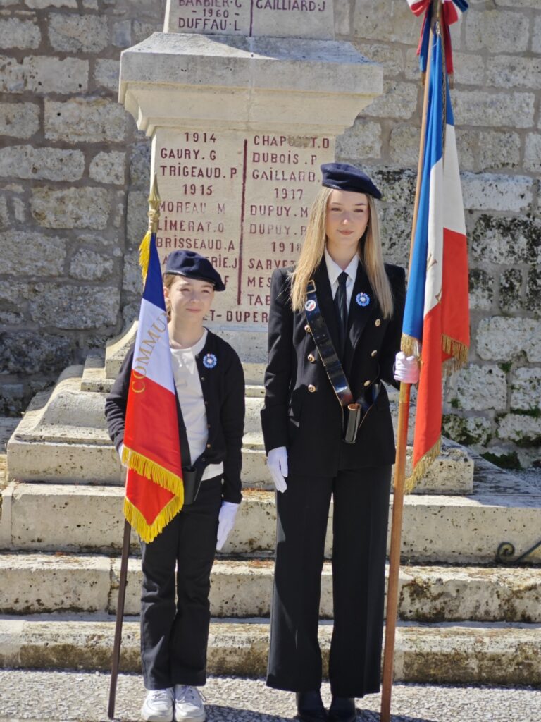 Représentants pour la commémoration du 8 mai 45 À VOEUIL et Giget
