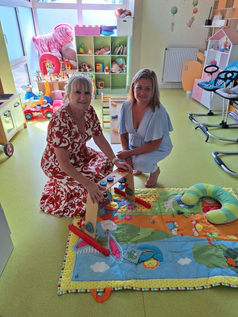 Moyen de gare d'enfants à Voeuil et Giget